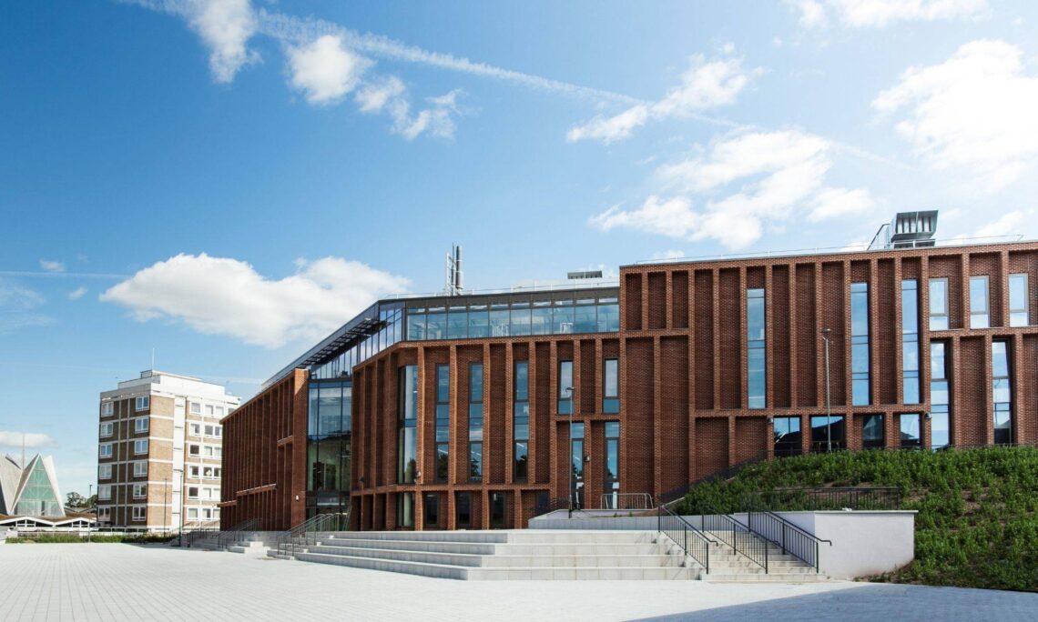 Tổng quan về Canterbury Christ Church University – trường Đại học Công lập tại Anh Quốc