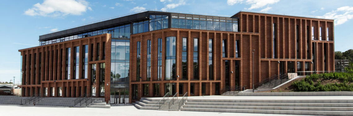 Tổng quan về Canterbury Christ Church University – trường Đại học Công lập tại Anh Quốc